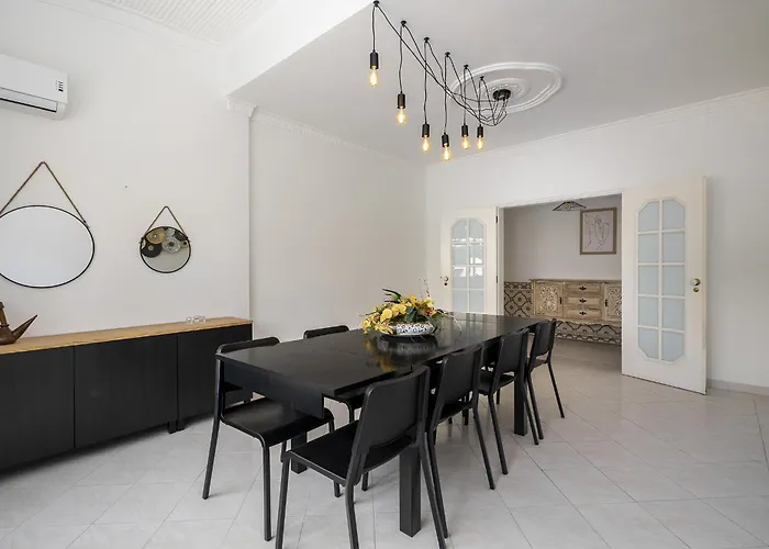 Sitambo- Pool & Sea View